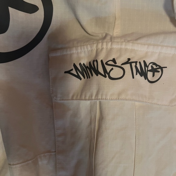 Pantalon minus Two vrai acheté sur le site à 250 il y a un an. taille Small - Picture 5 of 8